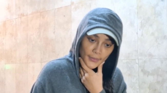 Erika Carlina ditemui di Polda Metro Jaya, Kamis (24/7/2025). [FTNews]